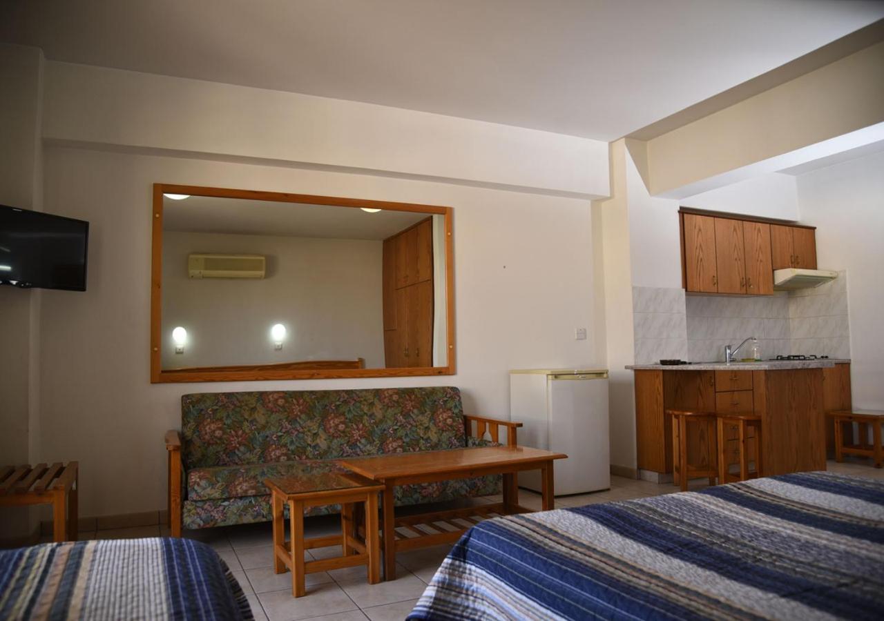 Elysso Apartments ラルナカ エクステリア 写真
